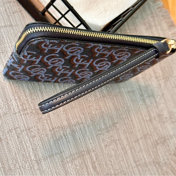 COACH Corner Zip Wristlet With Coach Monongram Print NEW!! - Picture 3 of 6